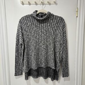 American Eagle Grey Ribbed Knit Flowy Turtleneck